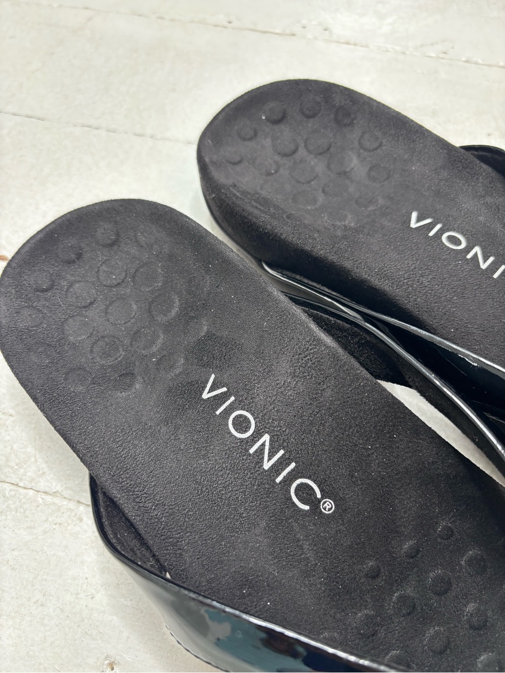 Vionic Black Bella Toe Post Flip Flop Sandals Bow Detail Size 10 Worn Once! - Picture 6 of 12